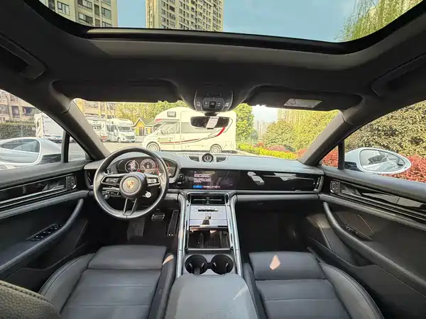 Porsche Panamera 2024