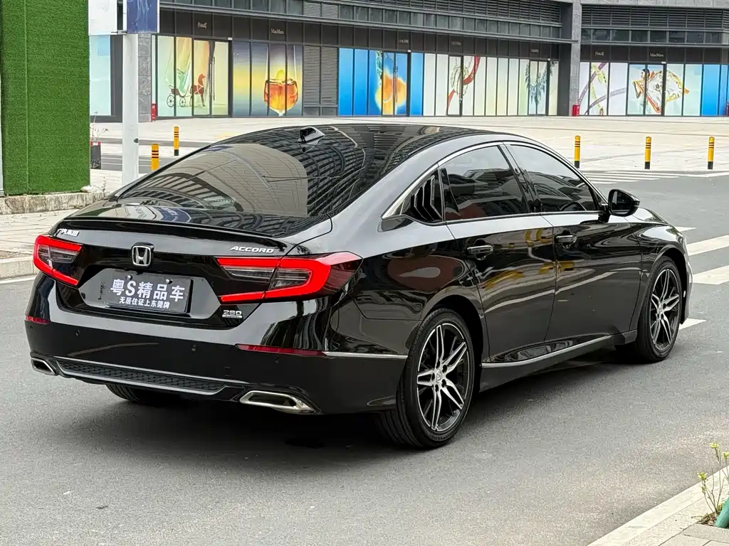 Honda Accord 2022 — фото 12