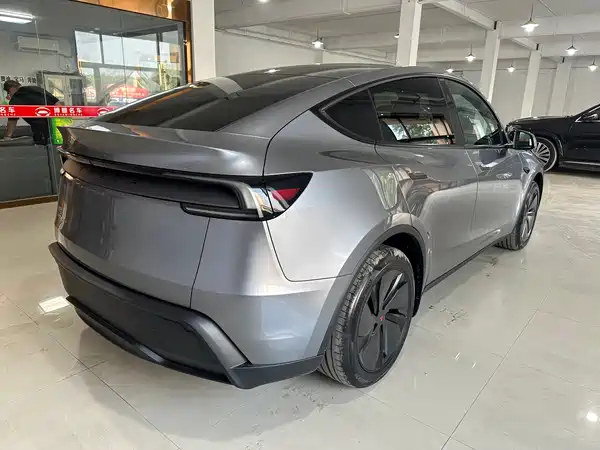Tesla Model Y 2026
