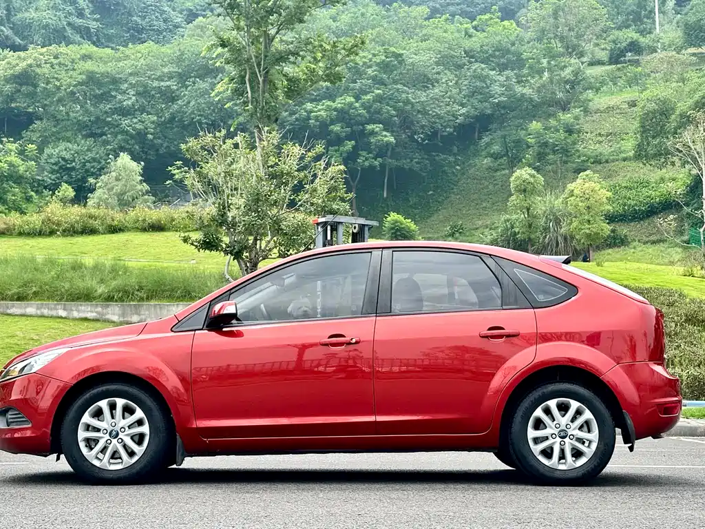 Ford Focus 2015 — фото 7