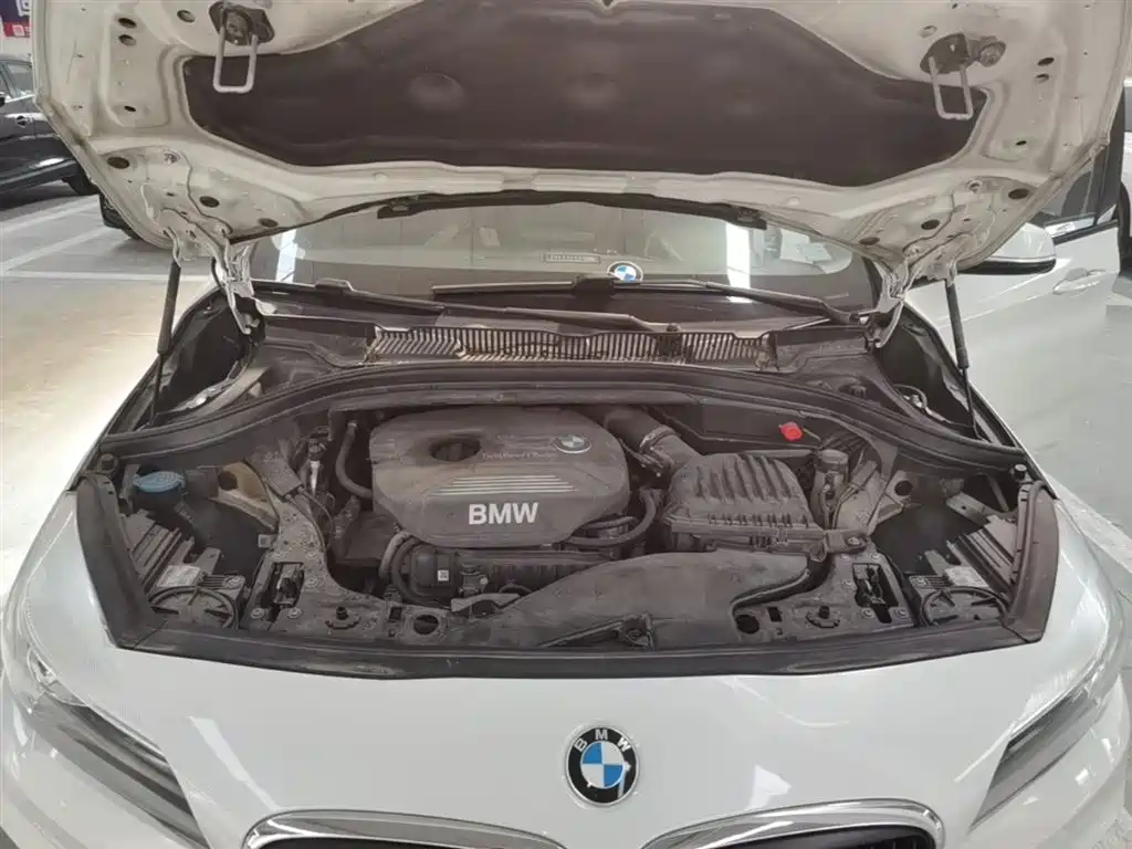 BMW 2 Series Active Tourer 2017 — фото 20