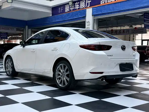 Mazda 3 Axela 2023