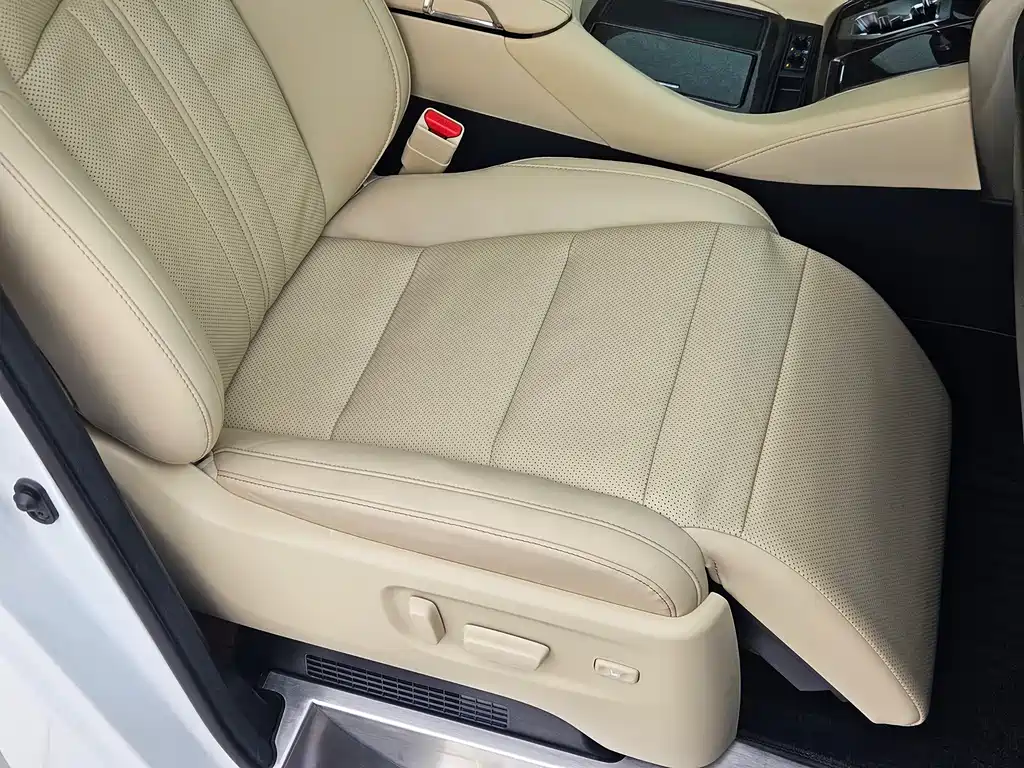 Toyota Vellfire 2022 — фото 13