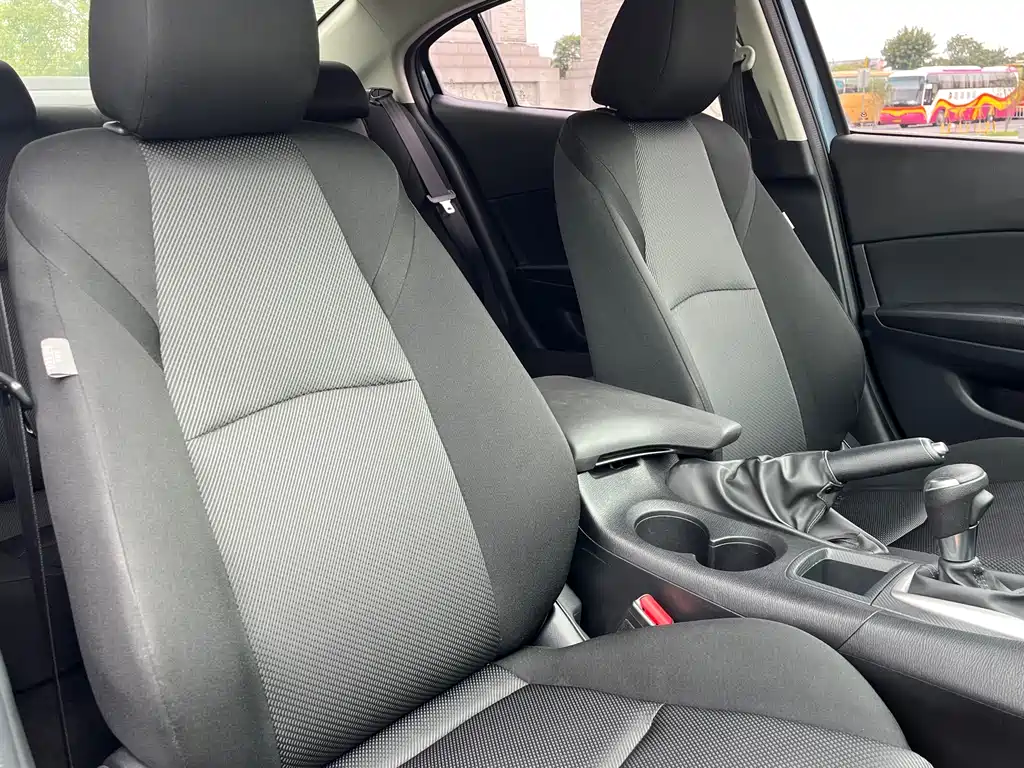 Mazda 3 Axela 2019 — фото 23