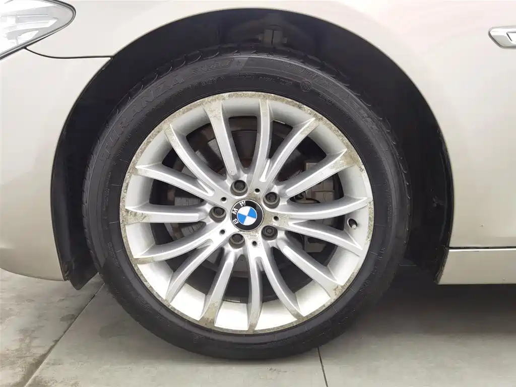 BMW 5 Series 2017 — фото 17