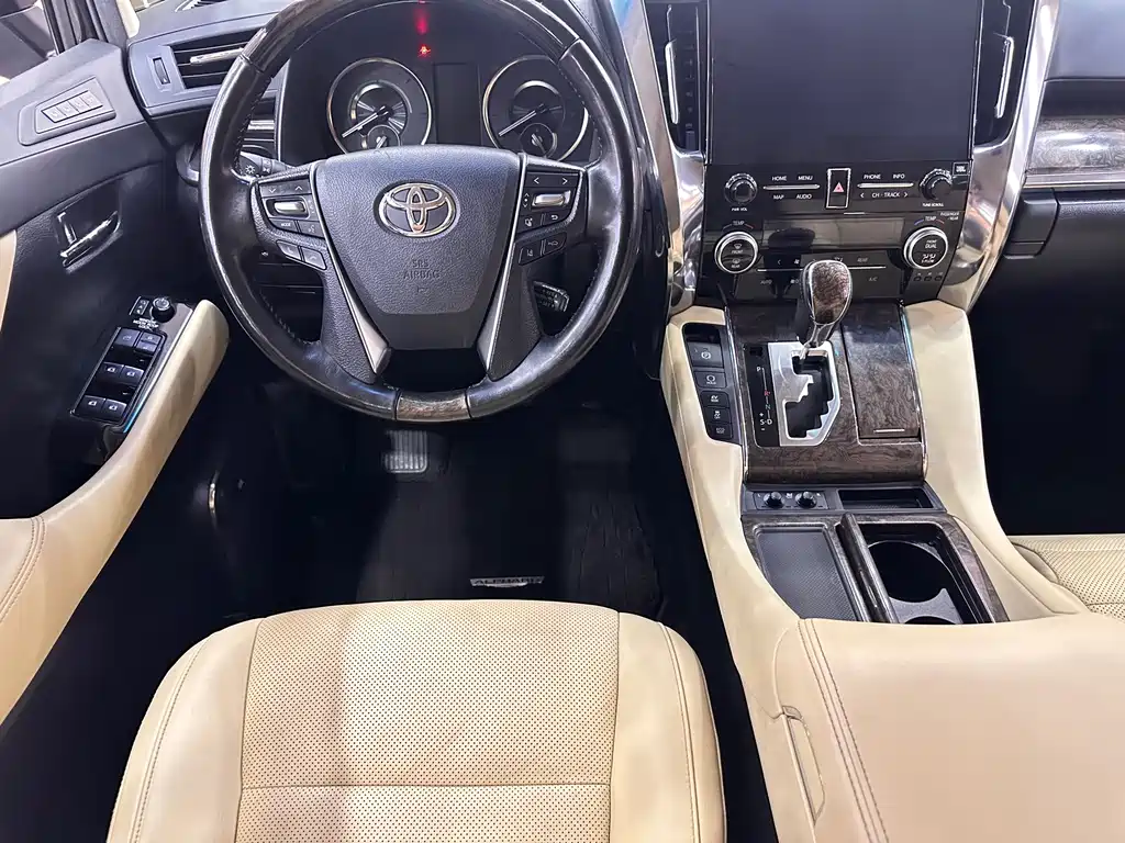 Toyota Alphard 2021 — фото 12