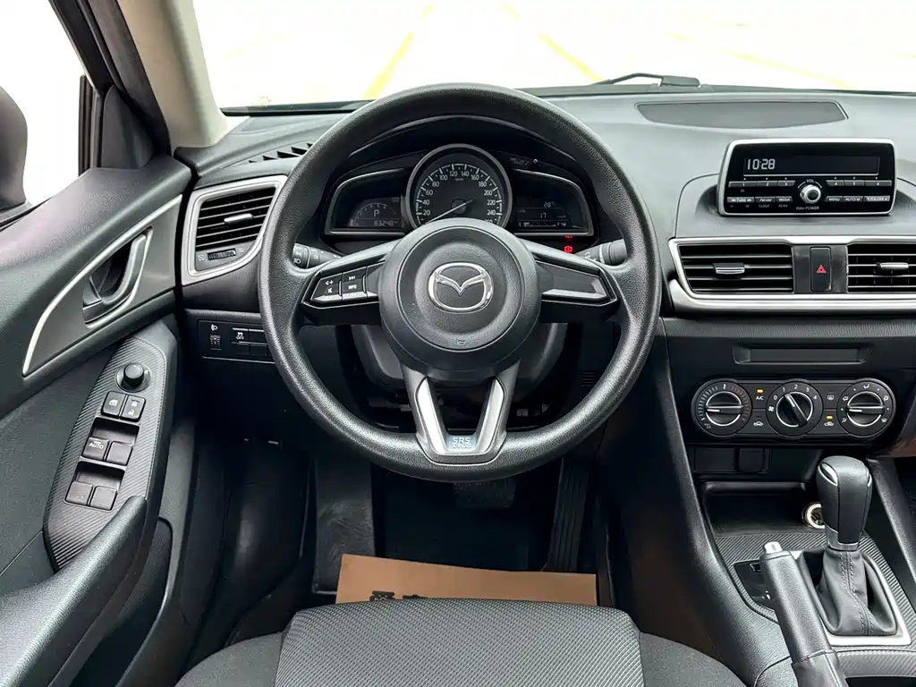 Mazda 3 Axela 2019 — фото 22
