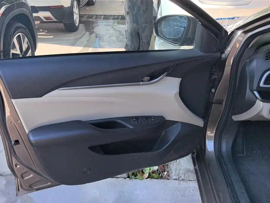 Buick Excelle 2015