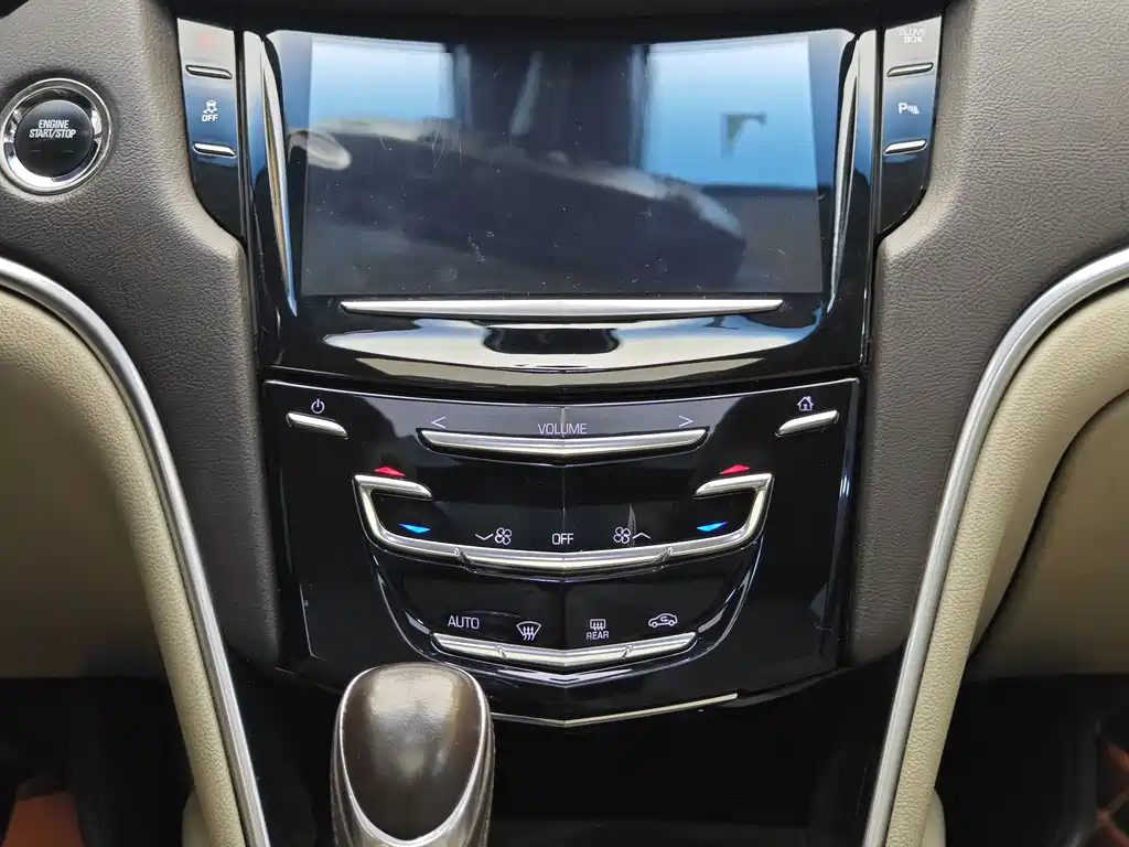 Cadillac XTS 2016 — фото 18