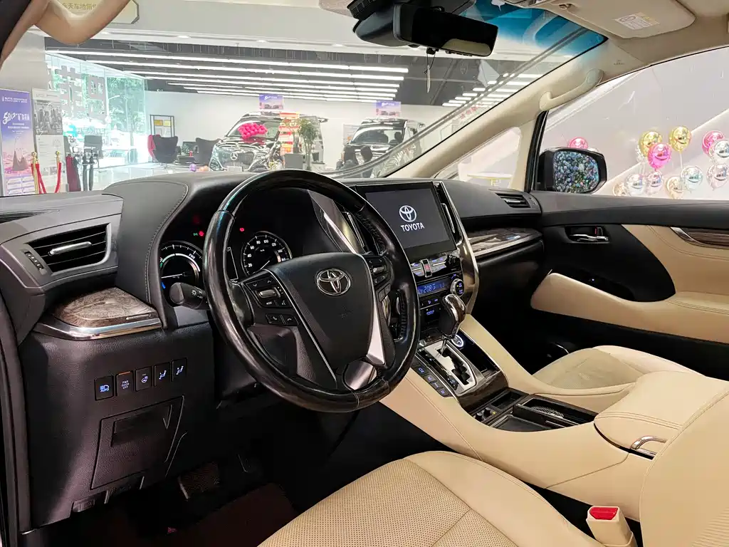 Toyota Alphard 2020 — фото 10