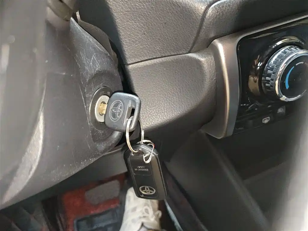 Toyota Yaris L 2020 — фото 14