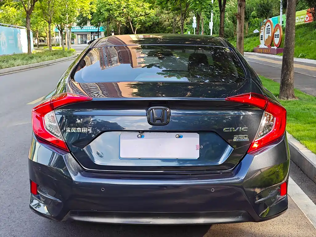 Honda Civic 2018 — фото 16