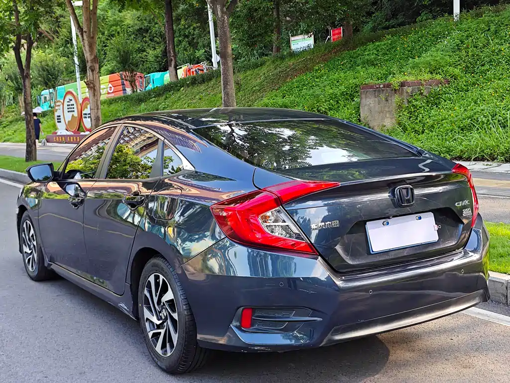 Honda Civic 2018 — фото 15