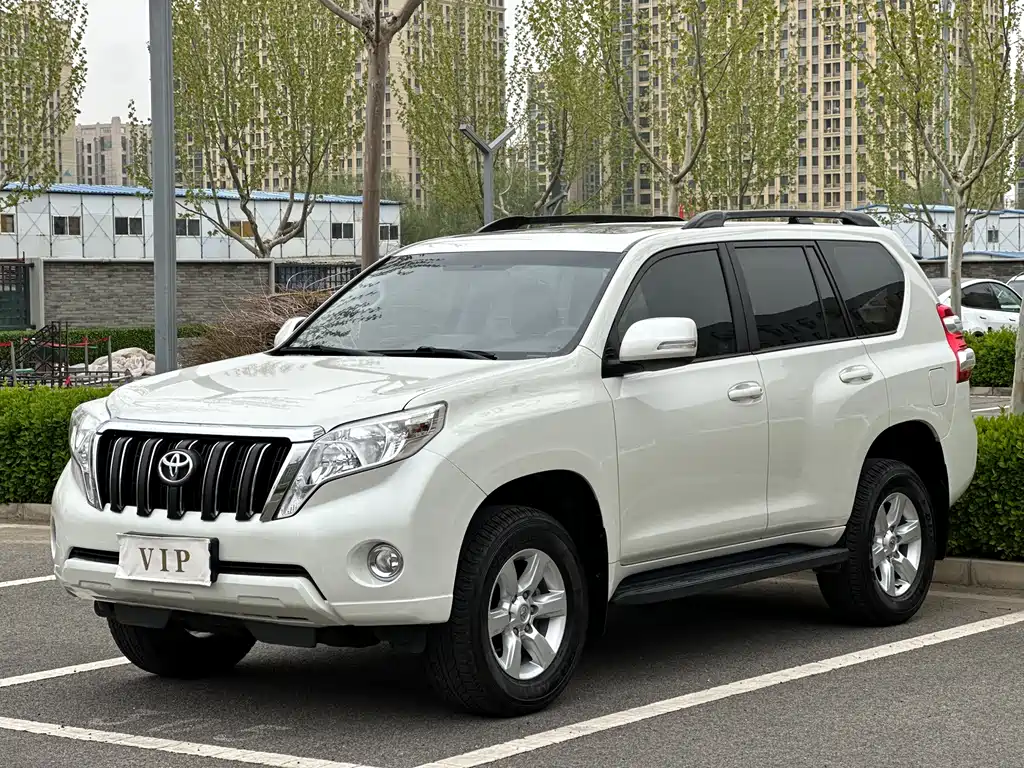 Toyota Prado 2017 — фото 1