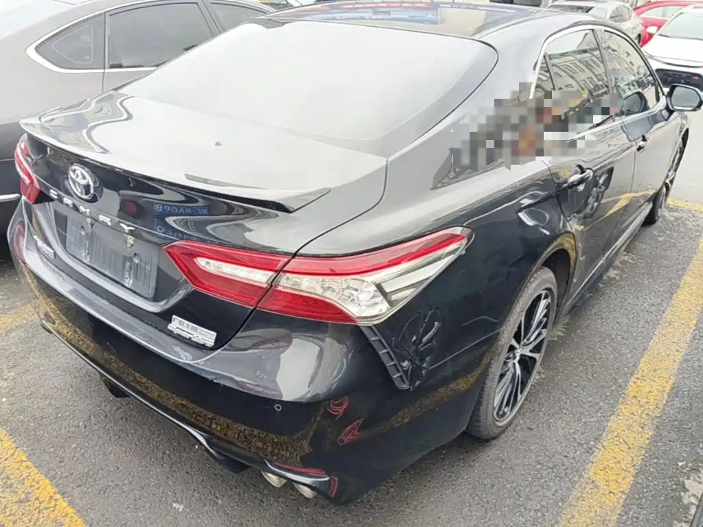 Toyota Camry 2020 — фото 7