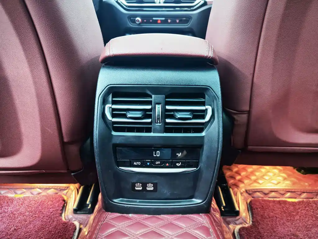 BMW 3 Series 2023 — фото 15