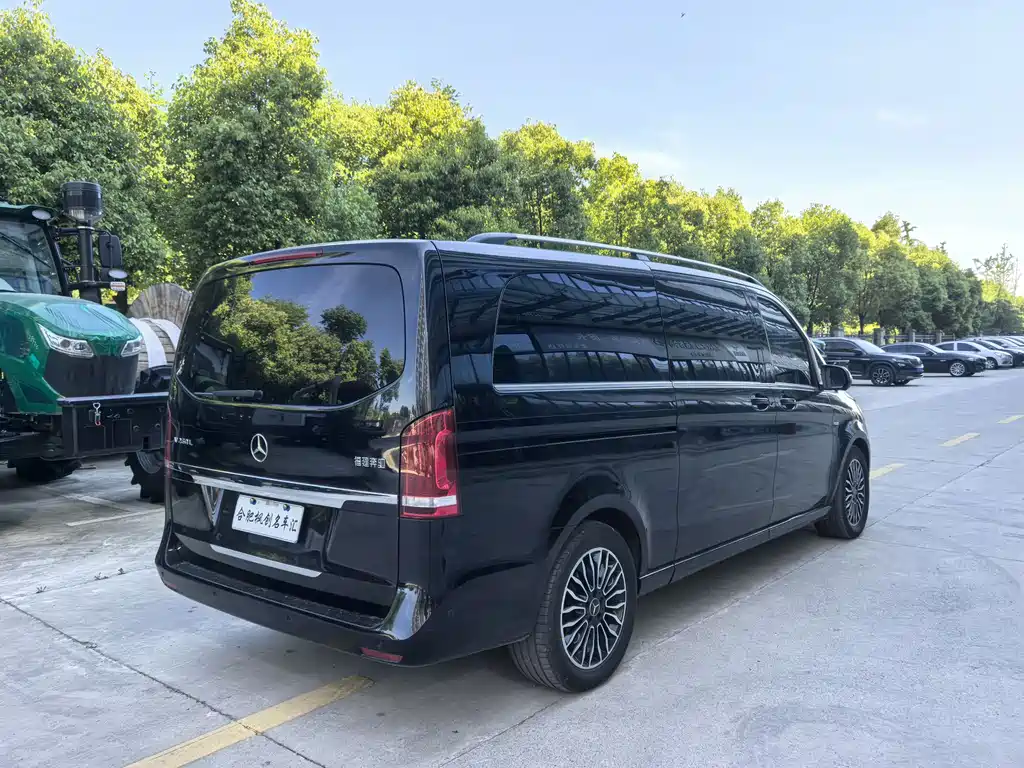 Mercedes-Benz V-Class 2018 — фото 10