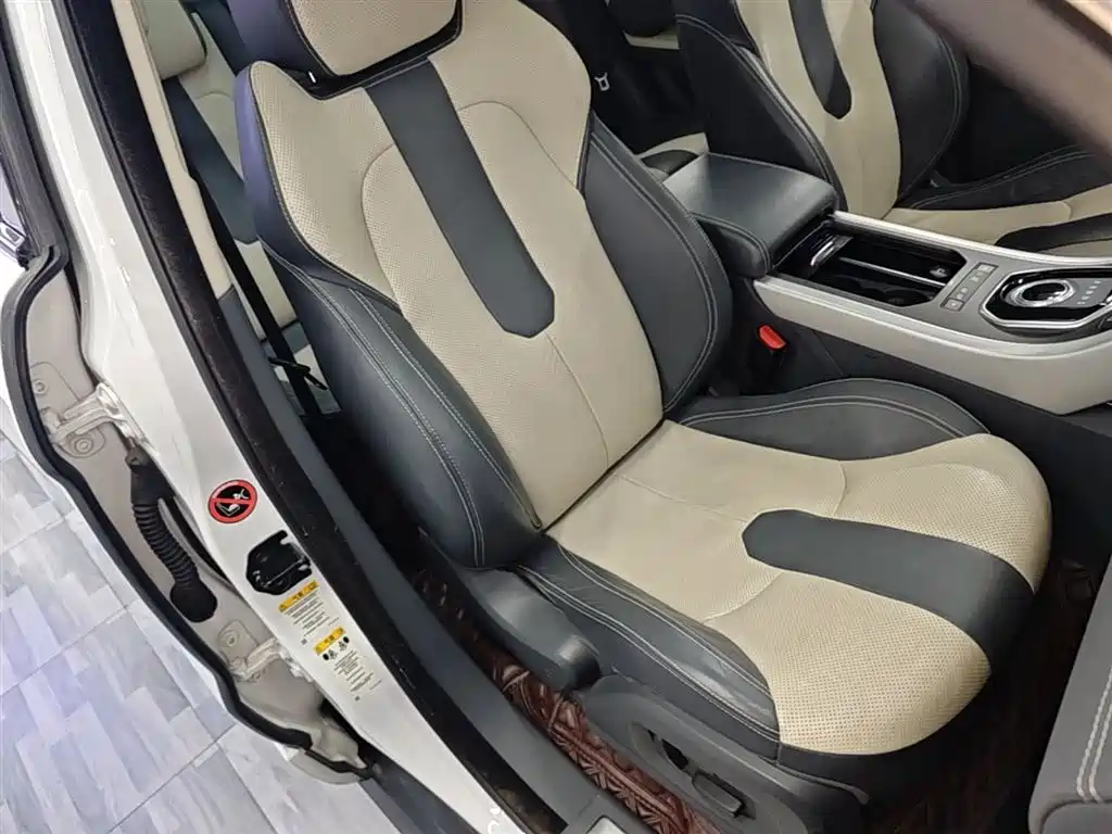 Land Rover Evoque 2019 — фото 25
