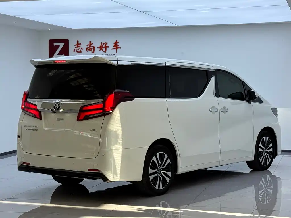 Toyota Alphard 2019 — фото 10