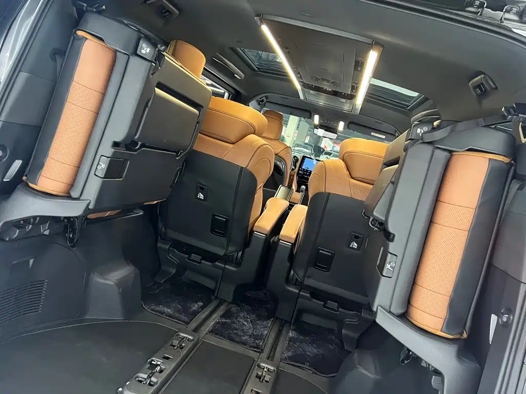 Toyota Alphard 2023 — фото 9