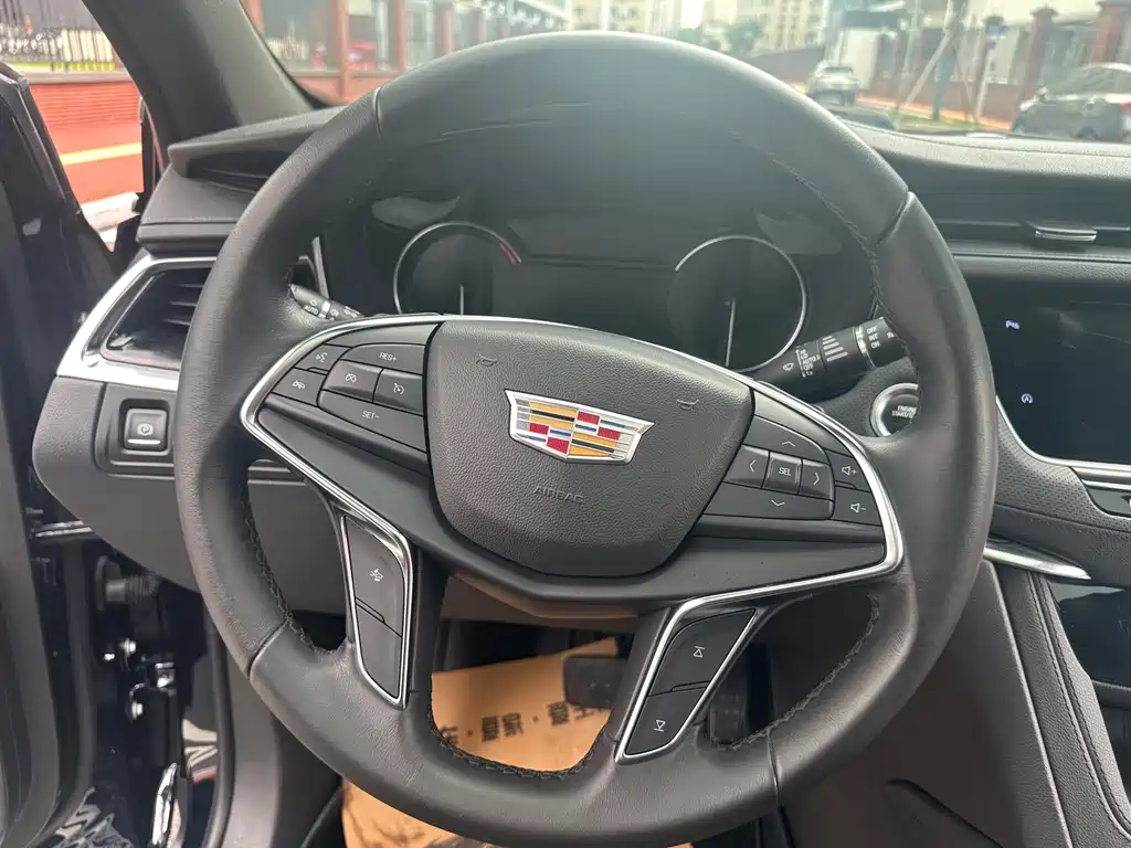 Cadillac XT5 2020 — фото 9