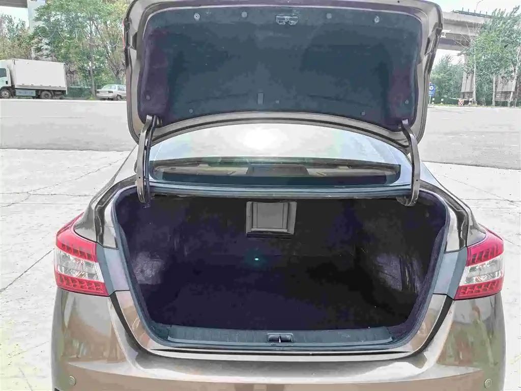 Nissan Sylphy 2013 — фото 11