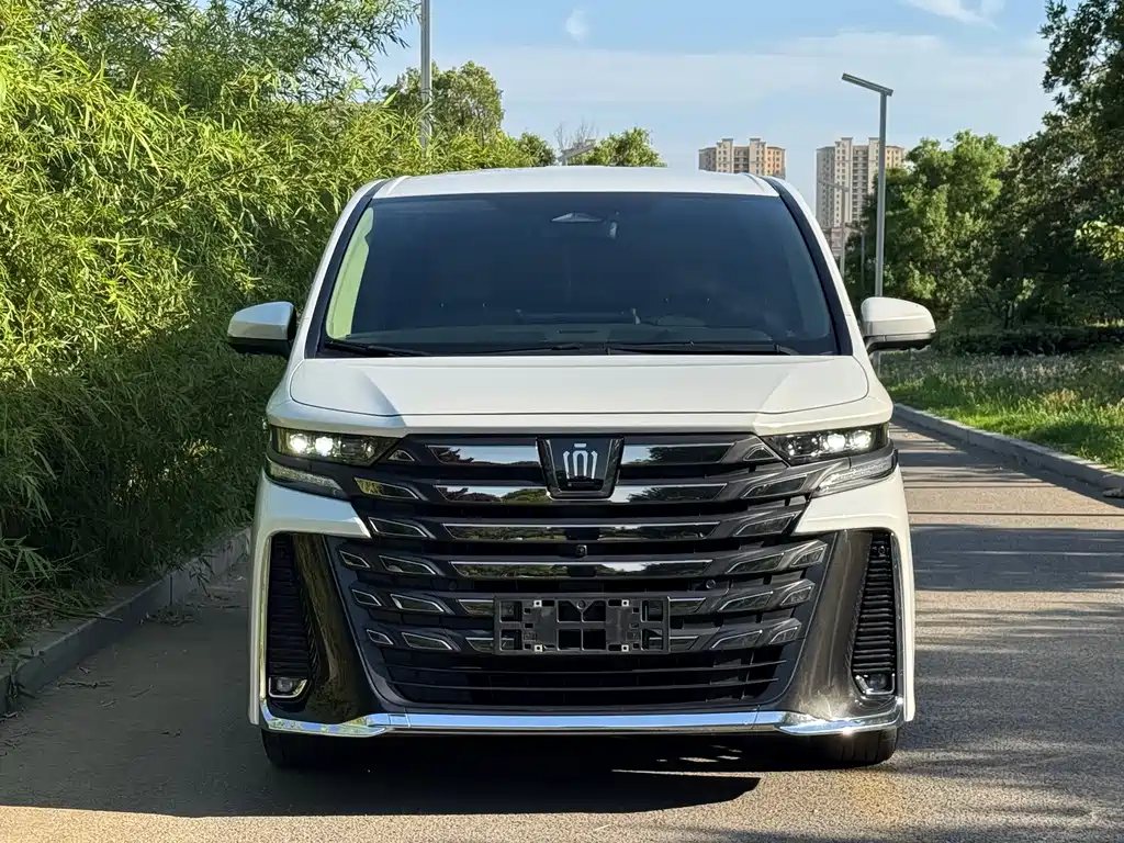 Toyota Vellfire 2023 — фото 2