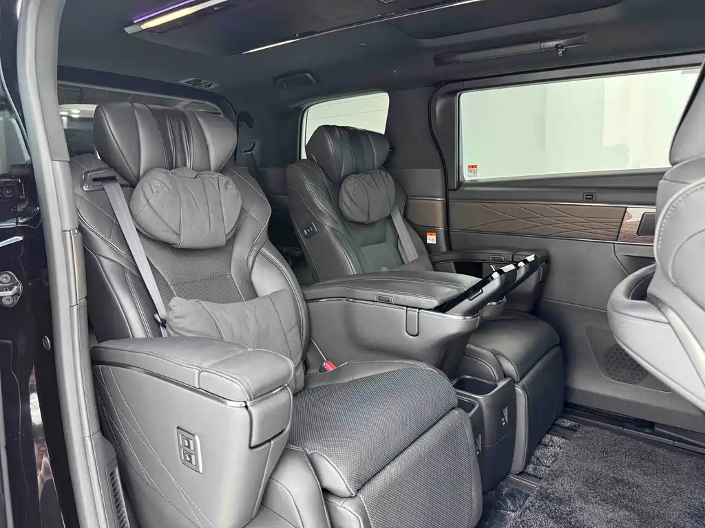 Toyota Vellfire 2025 — фото 24