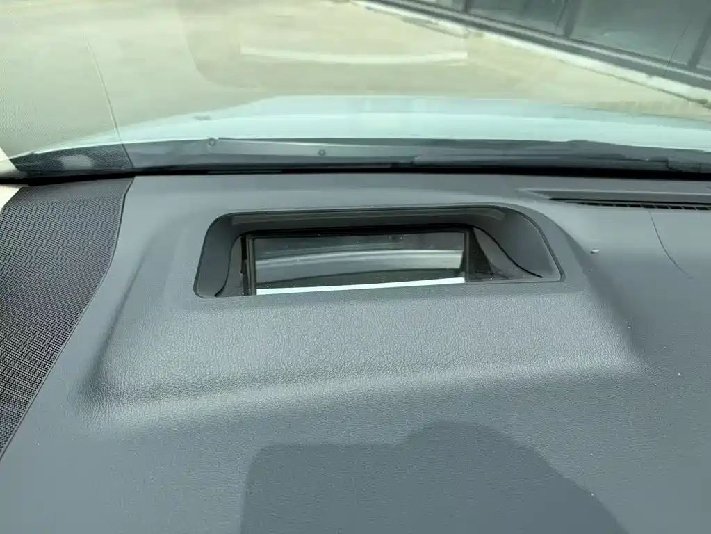 Toyota Vellfire 2023 — фото 13