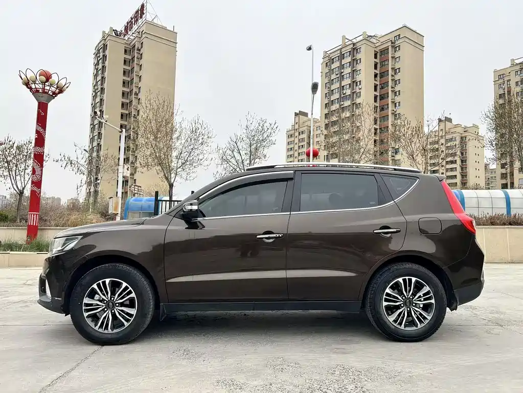 Geely Vision X6 2017 — фото 11