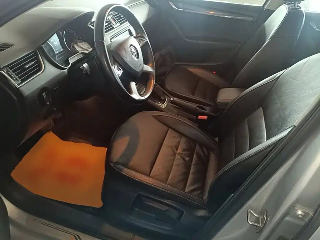 Skoda Octavia 2016 — фото 15