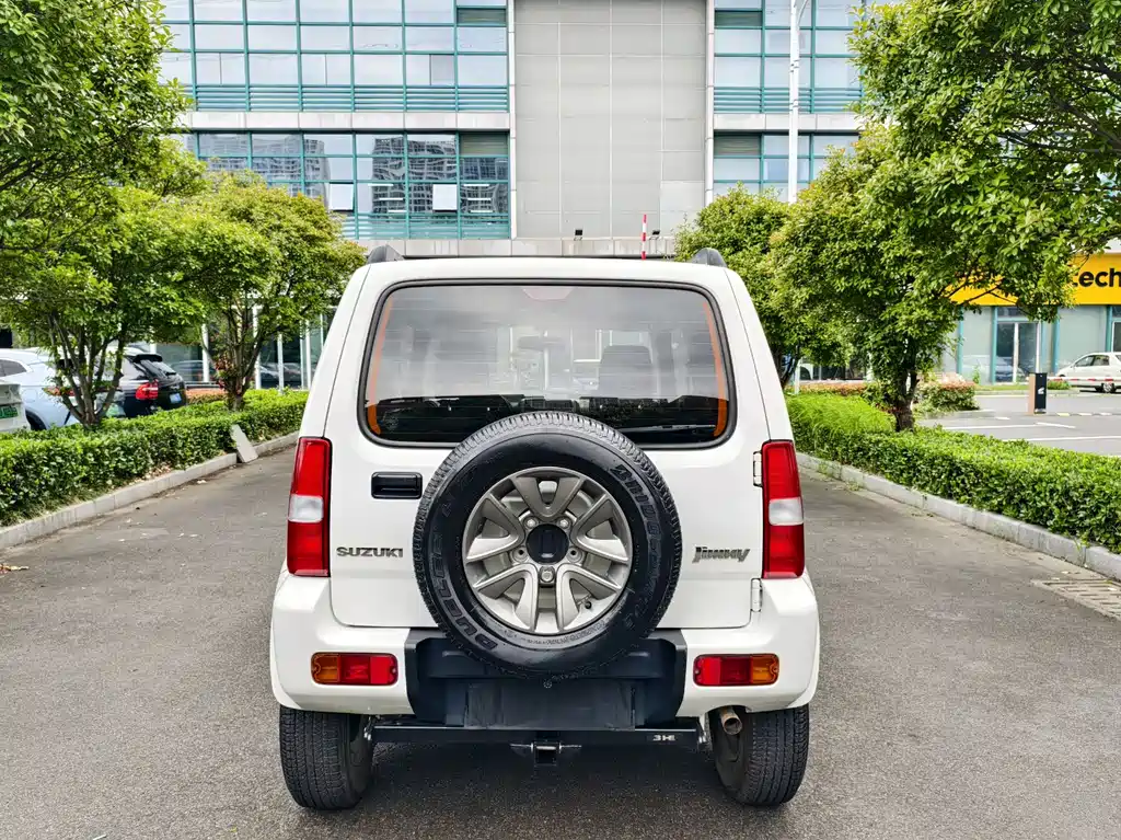Suzuki Jimny 2018 — фото 6