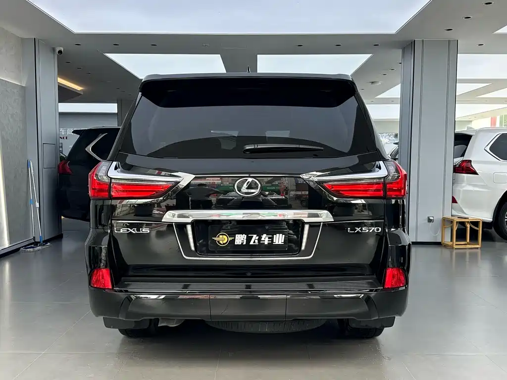 Lexus LX 2018