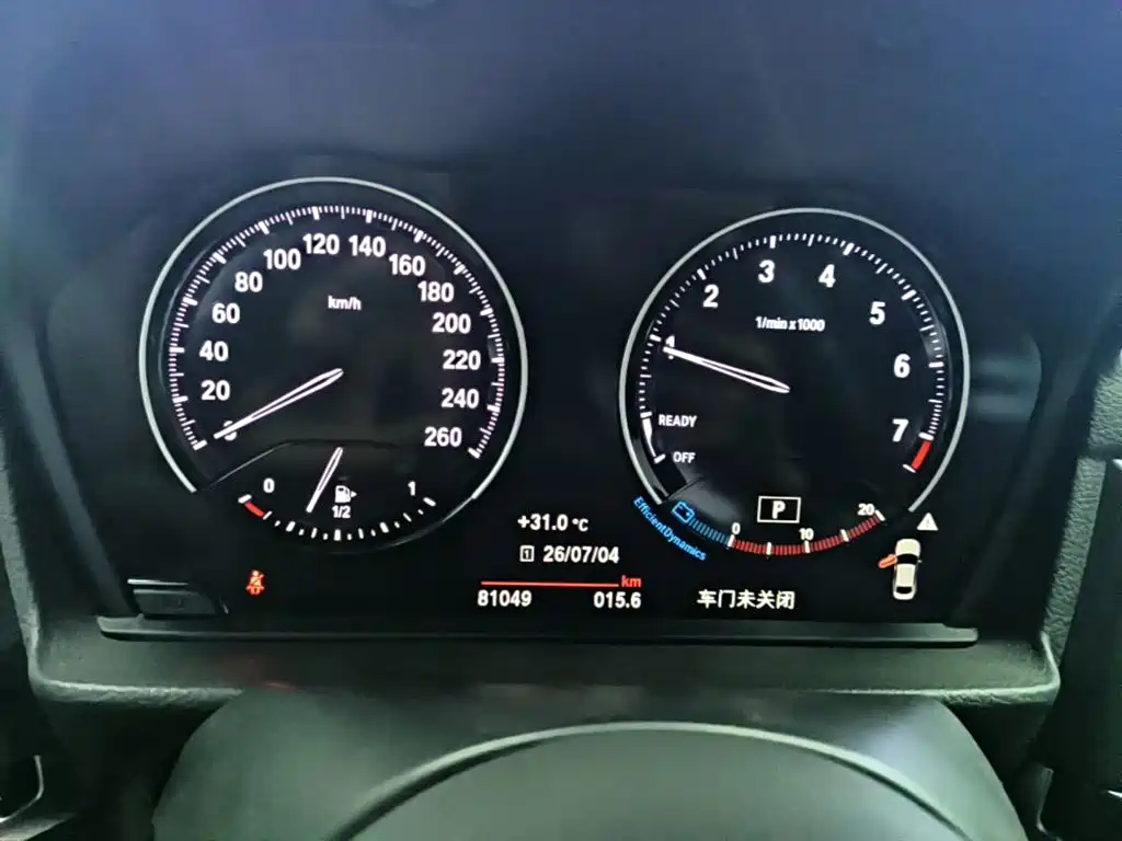 BMW 1 Series 2019 — фото 12