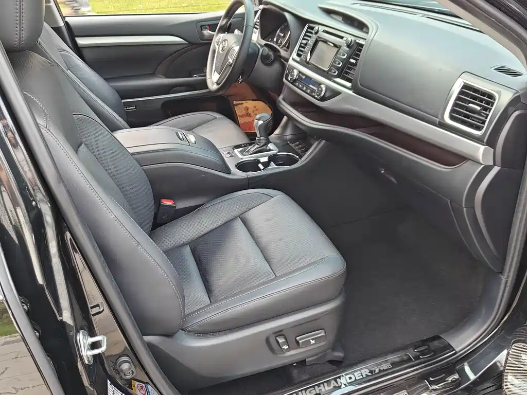 Toyota Highlander 2020 — фото 11