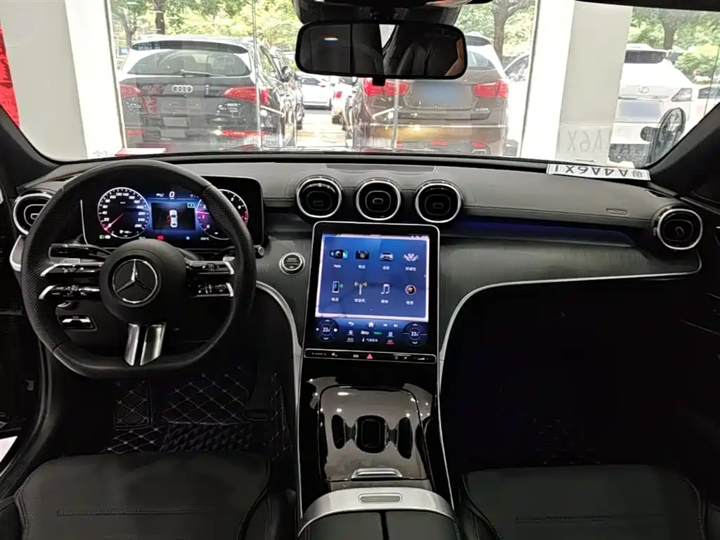 Mercedes-Benz C-Class 2023 — фото 10