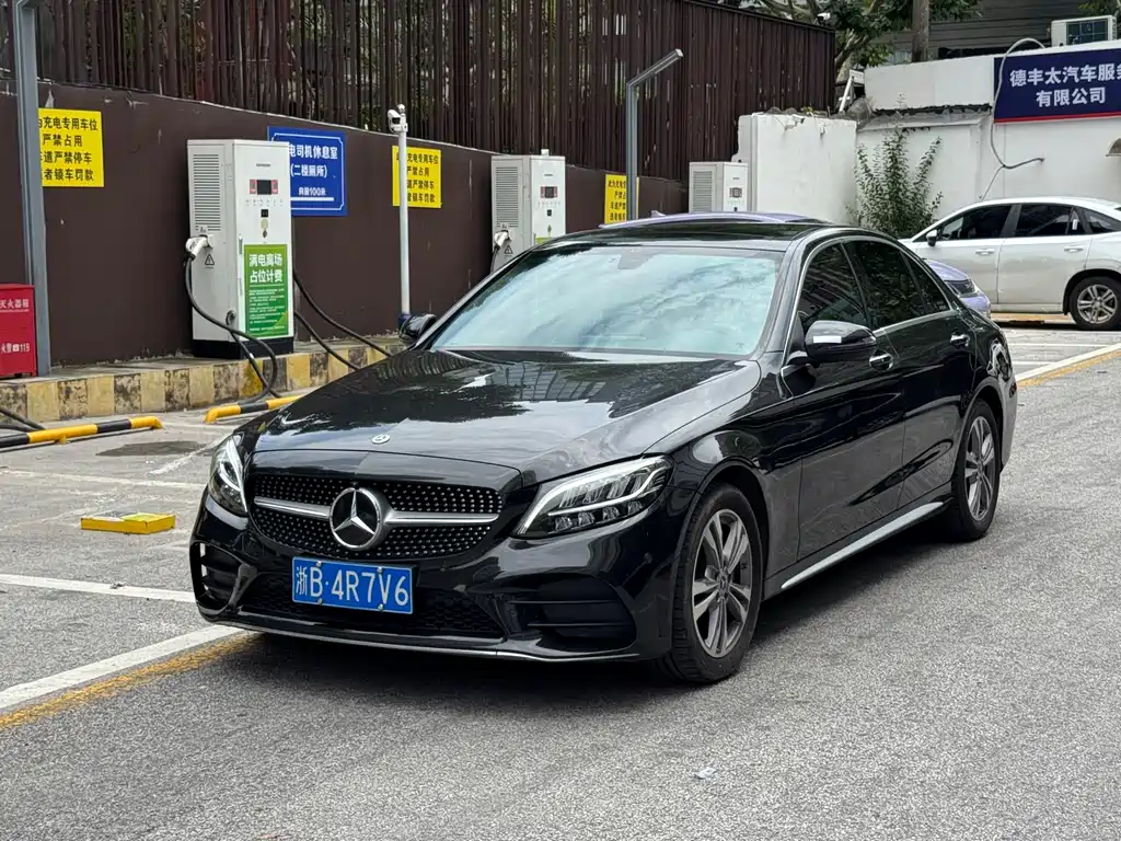 Mercedes-Benz C-Class 2021