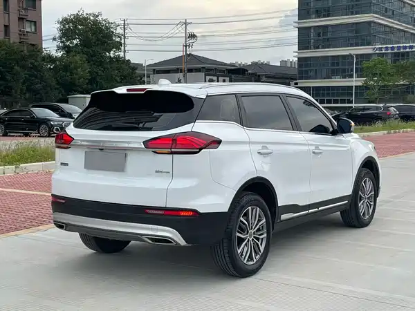 Geely Boyue 2021
