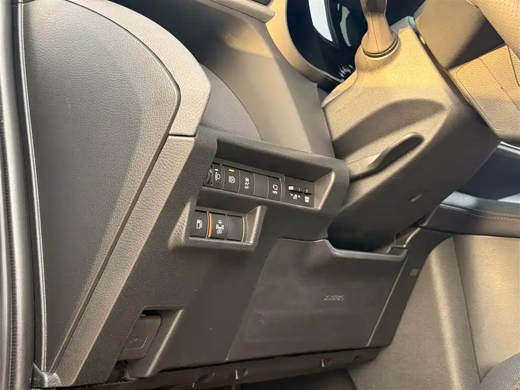 Toyota Sienna 2023 — фото 24