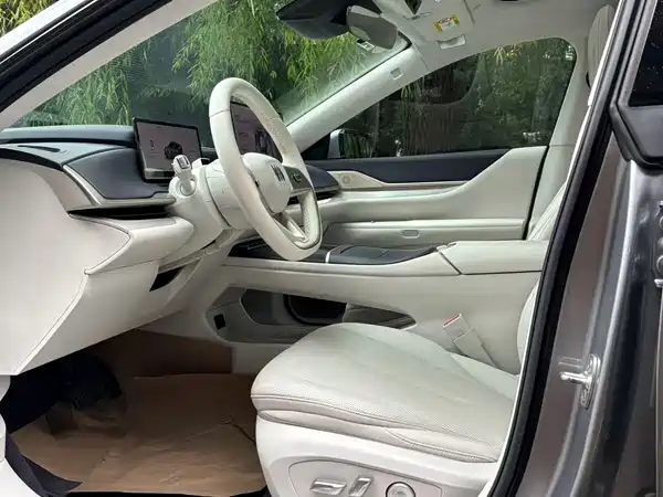 Buick Zhijing L7 2025