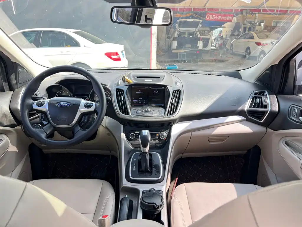 Ford Kuga 2013 — фото 13