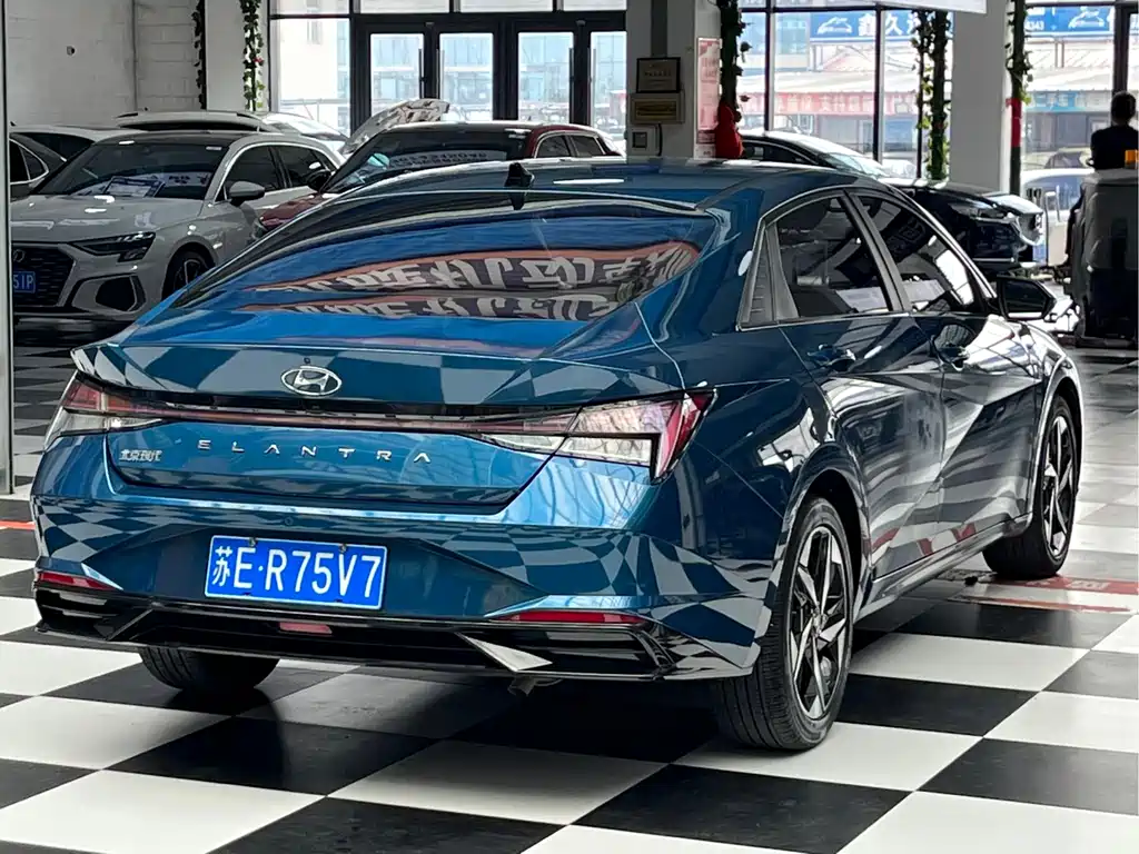 Hyundai Elantra 2022