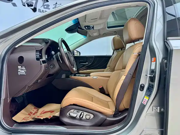 Lexus LS 2018