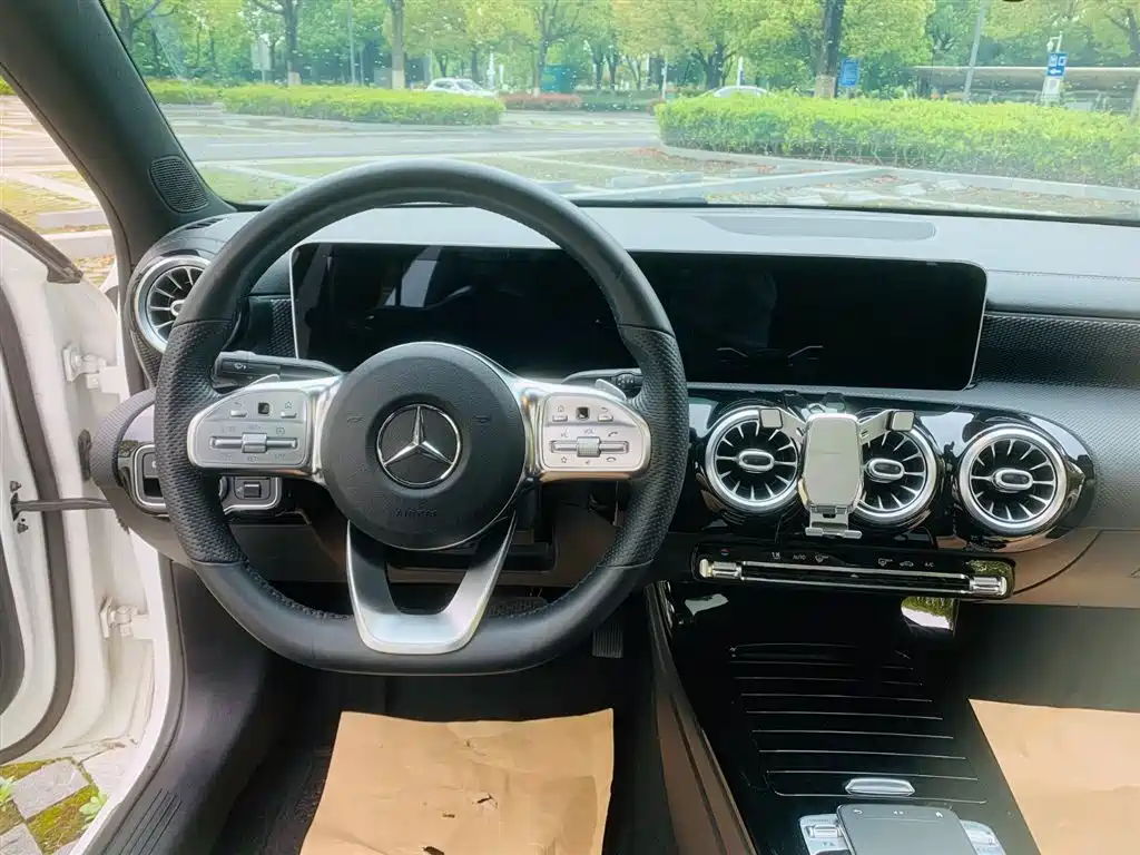 Mercedes-Benz A-Class 2020 — фото 16