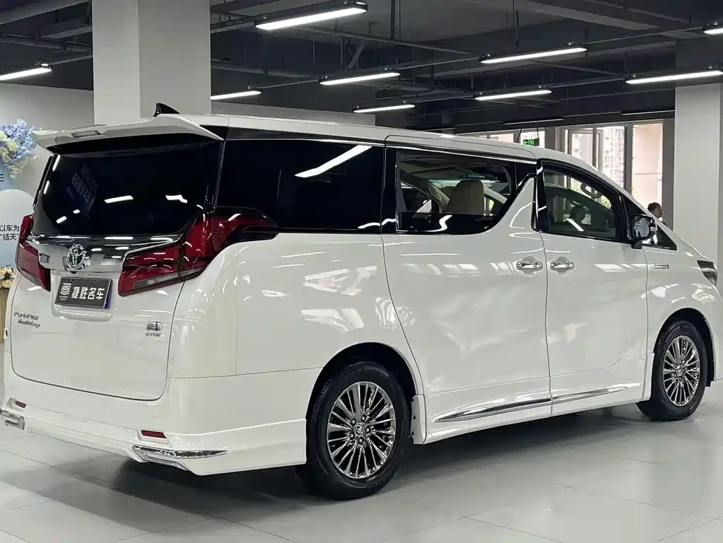 Toyota Alphard 2021 — фото 6