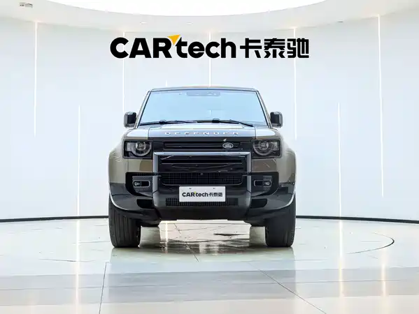 Land Rover Defender 2022