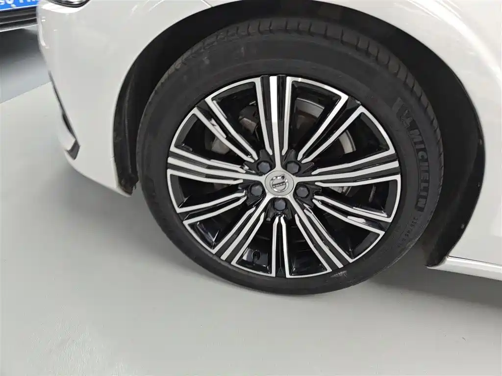 Volvo S60 2020 — фото 23
