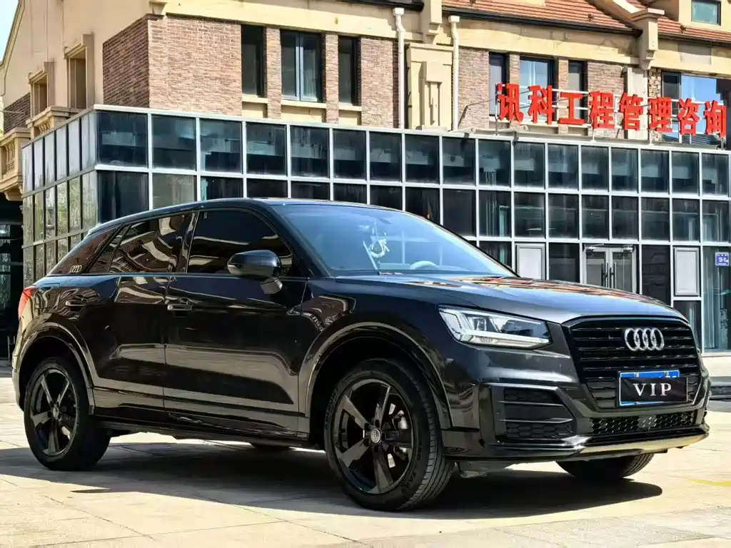 Audi Q2L 2020 — фото 1