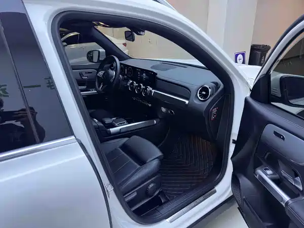 Mercedes-Benz GLB 2021
