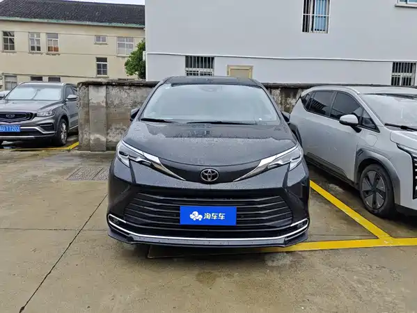 Toyota Sienna 2026